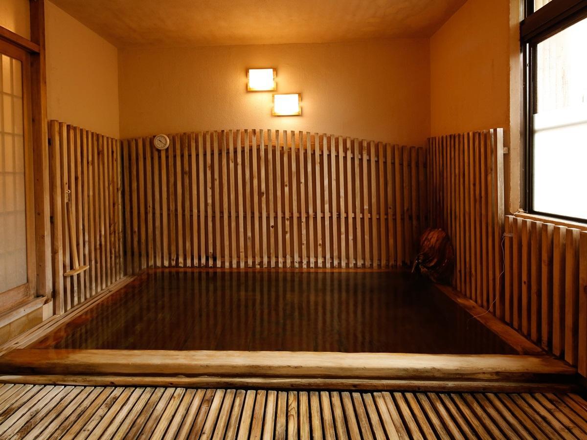 源泉掛け流しの宿albergo湯楽 Yugawara Ngoại thất bức ảnh