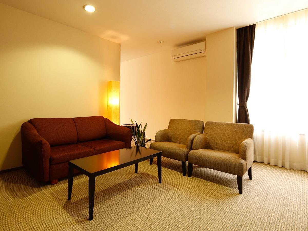 源泉掛け流しの宿albergo湯楽 Yugawara Ngoại thất bức ảnh
